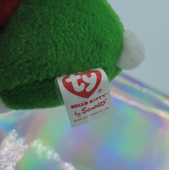 Ty Beanie Baby Hello Kitty with Holiday Christmas Present Plush - Picture 6 of 7